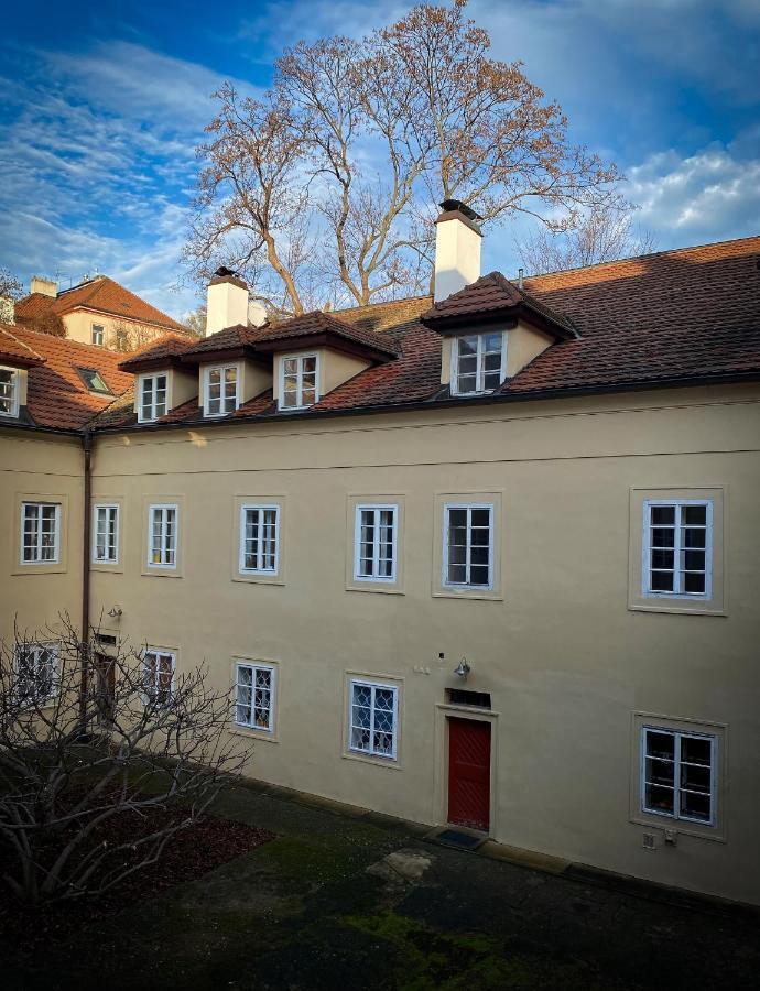 Utulny Byt Pod Prazskym Hradem Apartman Prága Kültér fotó