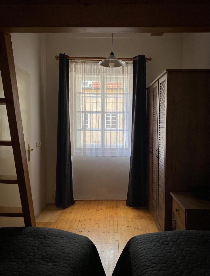 Utulny Byt Pod Prazskym Hradem Apartman Prága Kültér fotó